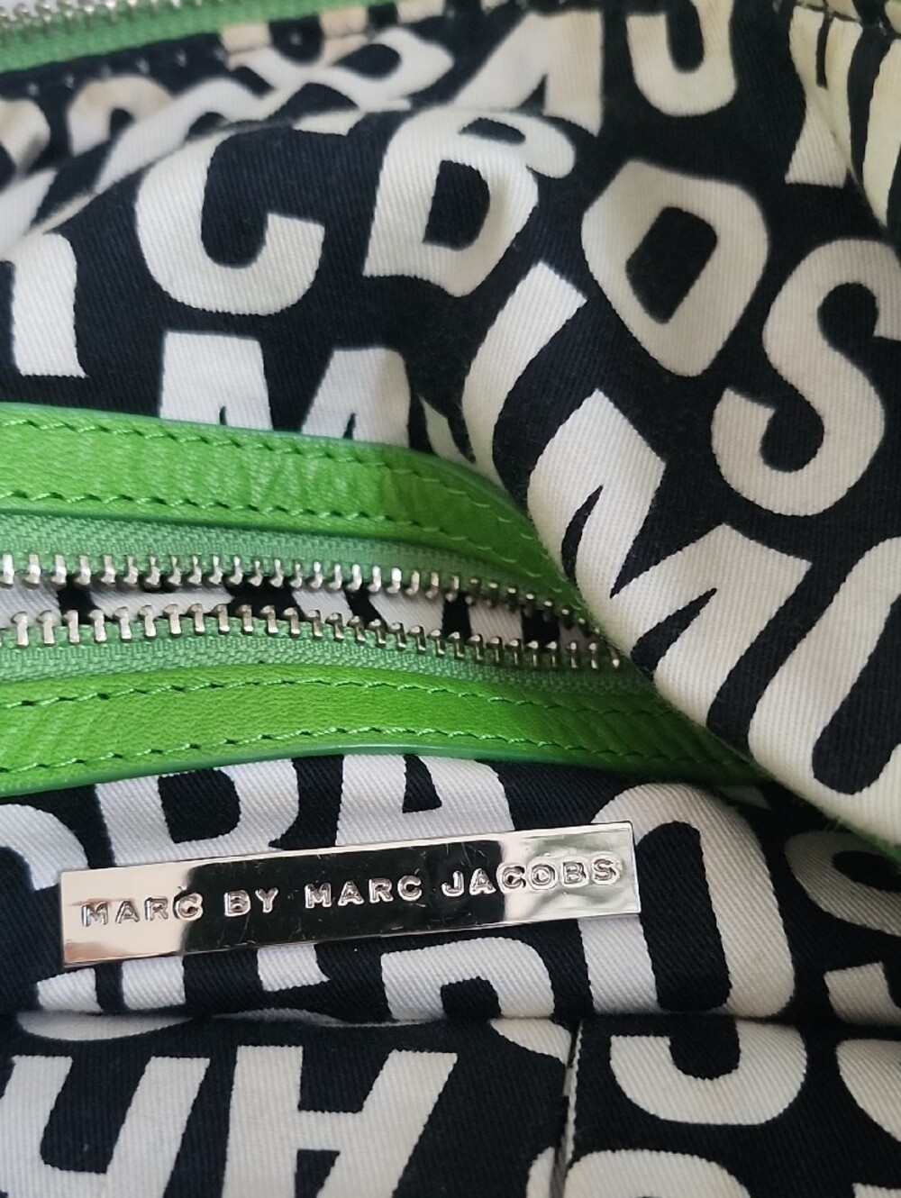 Marc Jacobs Bright Green Leather Satchel - Picture 2 of 8